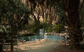 Moa Living - Desert Stay With Shelter Access